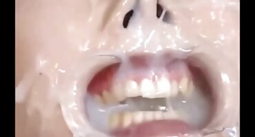 తెలుపు మరియు నల్ల మహిళ