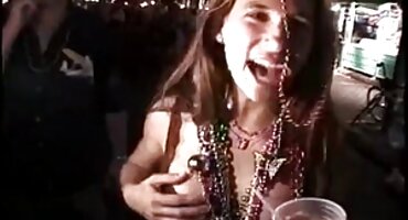 ఉత్సాహంగా లేడీస్