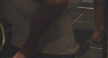 పురుషాంగం మీద ప్రవహించిన