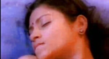 పచ్చబొట్టు గై ఇద్దరు తెలుగు తెలుగు సెక్స్ బ్లూ ఫిలిం స్నేహితులు ద్వారా భావప్రాప్తి తీసుకువచ్చారు