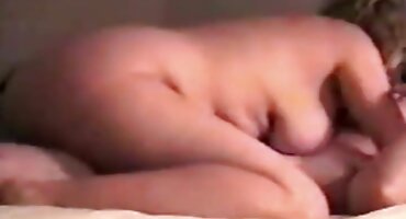 ఒక పట్టీ తో ఫకింగ్ మరియు ఫకింగ్