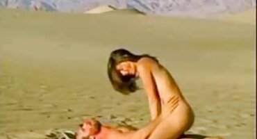 ఎల్లా నాక్స్