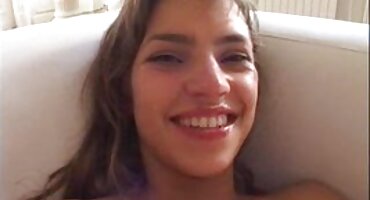 మెట్ల మీద అమ్మాయి మాత్రమే పూకు మీద వేళ్లు తో తెలుగు సెక్స్ బ్లూ ఫిలిం