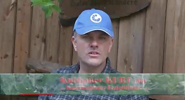 నల్లటి జుట్టు గల స్త్రీని తెలుగు బ్లూ ఫిలిం సెక్స్ తట్టుకోలేక లేదు-ఒక మినీ స్కర్ట్ లో వంటగది లో పీల్చటం ఆత్మవిశ్వాసం