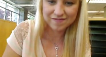 కామాతురుడైన నల్లటి జుట్టు గల స్త్రీని