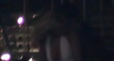 చేతులు చాచి