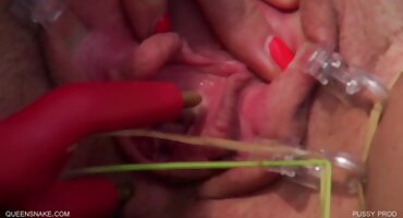 రంధ్రం లో వేళ్లు