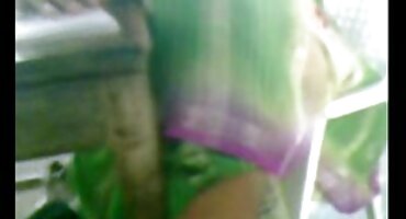 టాక్సీ డ్రైవర్ బ్యాక్ సీట్ లో ప్రయాణీకుల సెక్స్ తెలుగు బ్లూ ఫిలిం సెక్స్ డాగీ శైలి ఇబ్బంది పెట్టాడు