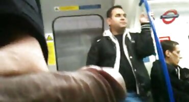 ఏజెంట్ అమ్మాయి మడమల్లో ఒక వ్యక్తి బ్లూ ఫిలిం తెలుగు సెక్స్ ద్వారా ఇబ్బంది పెట్టాడు