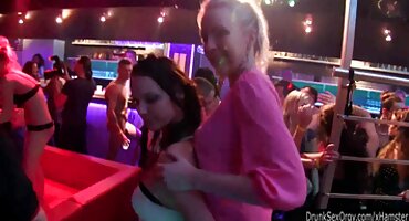 రష్యన్ ఫన్-అంగ చేతితో అబ్బాయికి హస్త ప్రయోగం చేయడం అడవి సెక్స్ బ్లూ ఫిలిం సెక్స్ తెలుగు లో శీతాకాలంలో