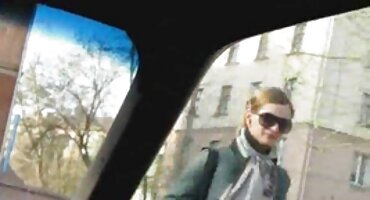 నల్లటి జుట్టు గల స్త్రీని డౌన్లోడ్