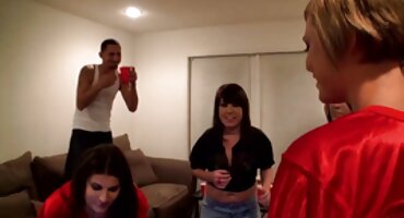 రిసెప్షన్ వద్ద ఇచ్చిన